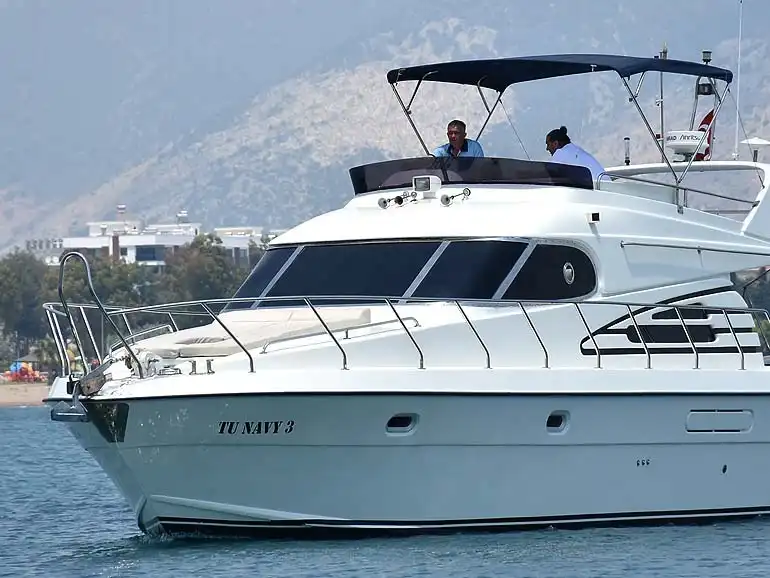 TU NAVY 3-YACHT